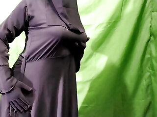 Indian Burqa Wali Talking Dirty And Masturbating