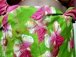 Indian Beautiful Saira Bhabhi Masturbated With Cucumber In Chut To Remove Loneliness