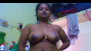 Big Tittied Indian Woman Shows Her Boobs In Amateur Video