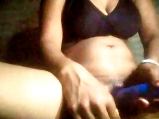 Indian Homemade Village Bhabhi Coconut Oil Bottle In Side Boor Dalte Huye Oil Bottle Masturbation In Oil King Size Bottle Desi