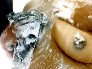 Come Take A Shower With Peachy