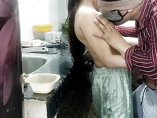 Cute School Girl Ko Paise Dekar Hotel Me Le Jakar Jabar Doodh Daba Kar Pela