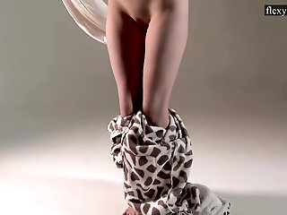 Super Flexible Young Babe - Sofia Zhiraf