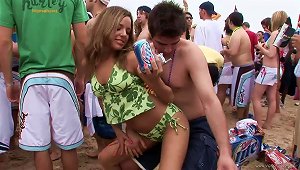 Randy Babes Gyrating In Bikini At The Outdoor Beach Party