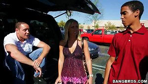 Jessica Lynn And The Horny Gang Abduct A Guy To Shoot Reality Porn Video