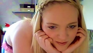 Inexperienced Blonde Masturbates Her Pink Pearl On Webcam