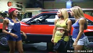 Three Sexy Babes Enjoy Ing Each Other's Pussies In The Garage