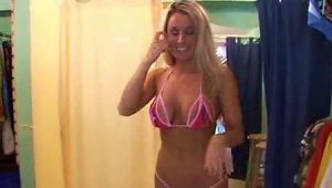 Amateur Sales Girl At Swimsuit Shop Is Screwed