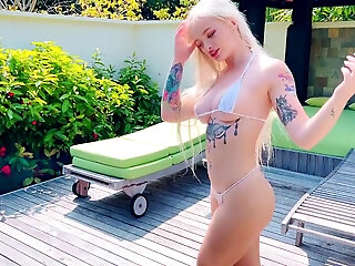 Leah Meow - Catch Wet Pussy On The Beach Wearing Micro Bikini