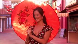 Grace Kim The Hot Asian Girl Shows Her Naked Body In China Town