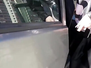Cervix Exhib In A Car
