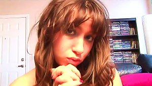 Amateur Brunette Is Sucking Her Fingers On The Webcam