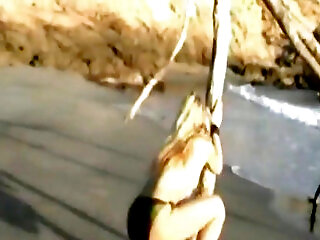 Jessica: Small Blonde Geting Naked At The Beach